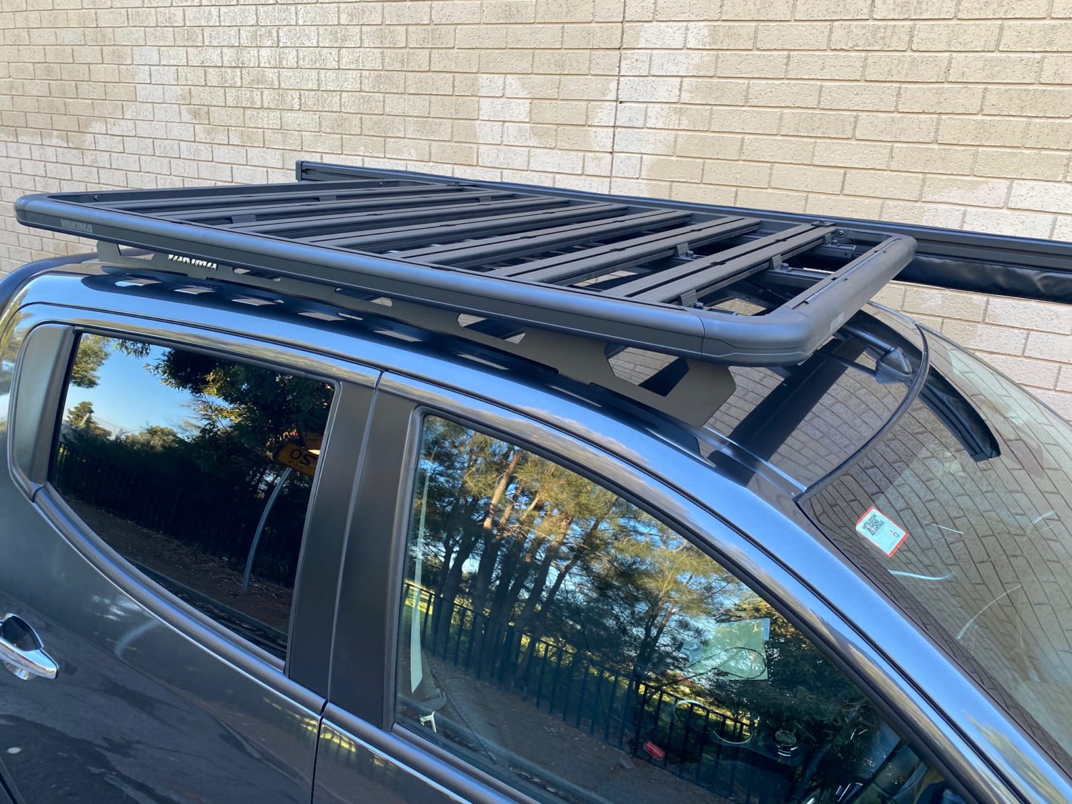 Mitsubishi Triton MQ/MR 4dr Dual Cab 20192021 Yakima Lock RuggedLine